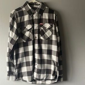 Mens size small Dixxon “Pinnacle” flannel. EUC been washed once but never worn.